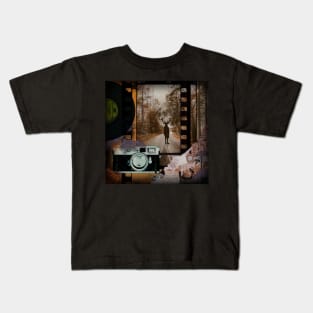 Horror movie vintage retro aesthetic cottagecore surrealism landscape nature fantastic fantasy Halloween deer orange camera creepy spooky vinyl music Kids T-Shirt